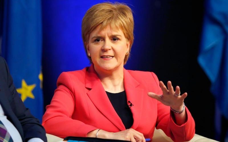 استورجن: جانسون باید با برگزاری همه پرسی در اسکاتلند موافقت کند