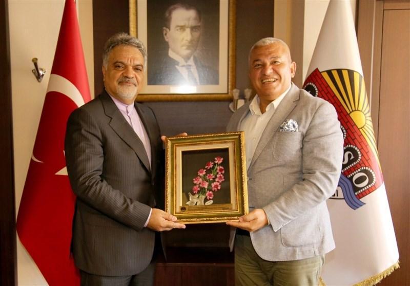 دیدار و گفت وگوی سفیر ایران با استاندار آنتالیا و رئیس اتاق دیدار و گفت وگوی سفیر ایران با استاندار آنتالیا و رئیس اتاق بازرگانی آلانیا