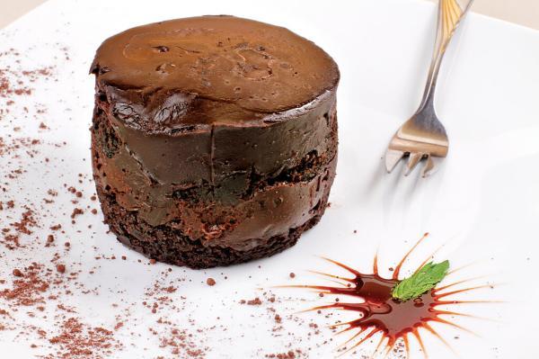 پیشنهادی برای یک عصرانه خوشمزه ، نحوه پختن موس کیک شکلات، با یک روش مقرون به صرفه و سریع!