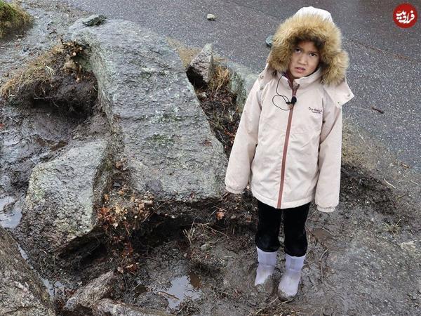 دختر 8 ساله یک خنجر عصر حجر را در حیاط مدرسه کشف کرد!
